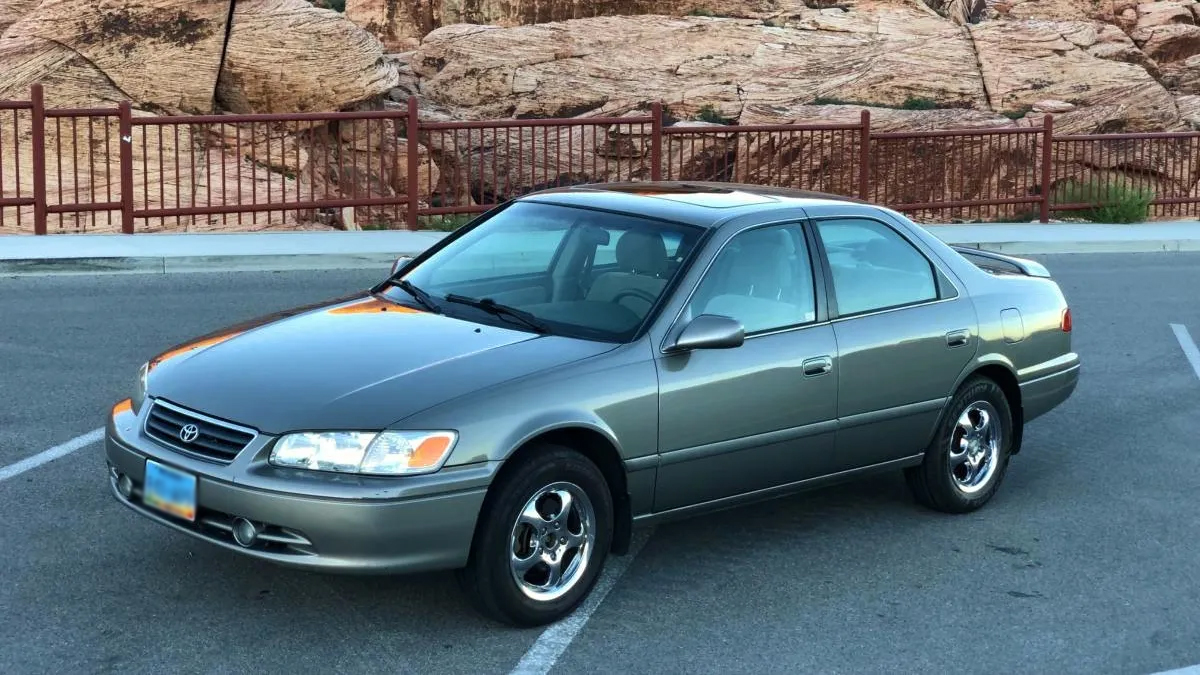 2000 Toyota Camry
